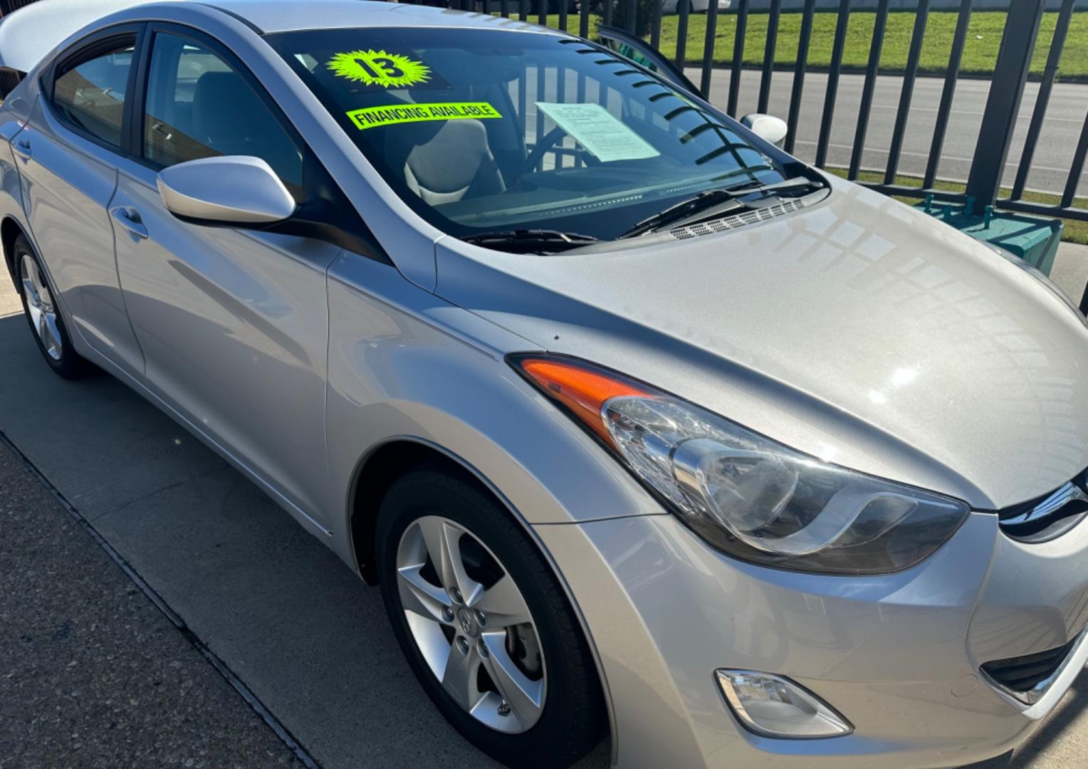 2013 SILVER /GRAY Hyundai Elantra (KMHDH4AE2DU) , AUTOMATIC transmission, located at 2001 E. Lancaster, Ft. Worth, 76103, (817) 336-7000, 32.746181, -97.301018 - Photo#2